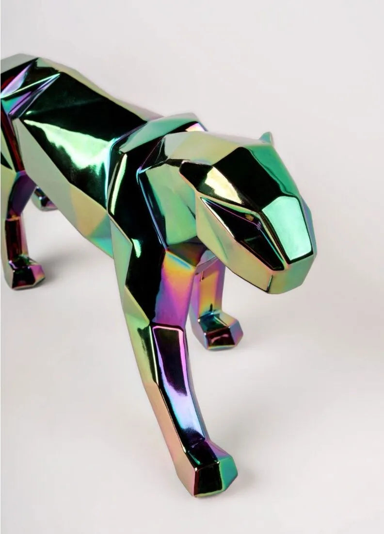 Panther, Iridescent