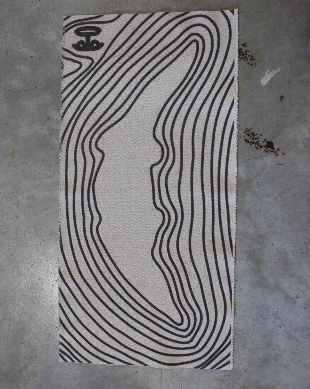 Dark River – rökelseskulptur