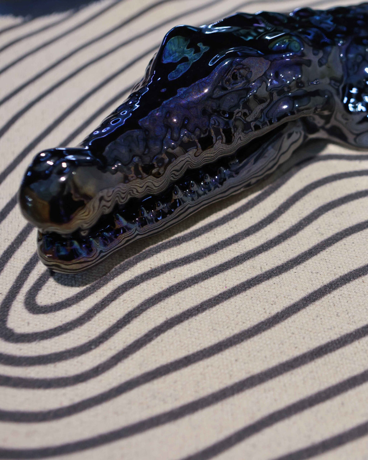 Dark River – rökelseskulptur