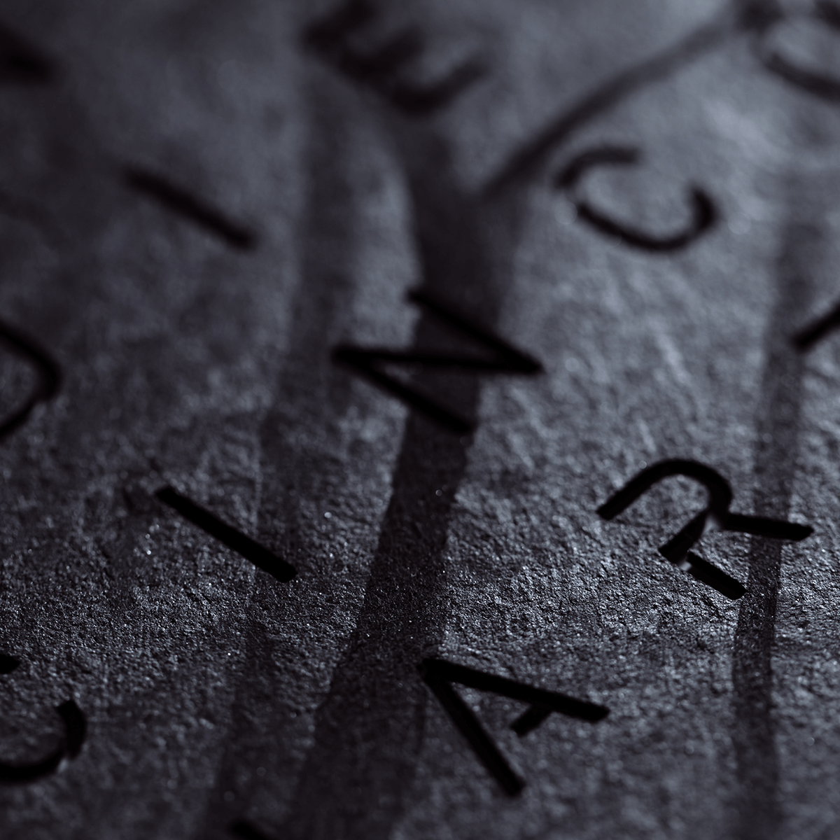 QLOCKTWO Earth 90 Creator's Edition – Metamorphite