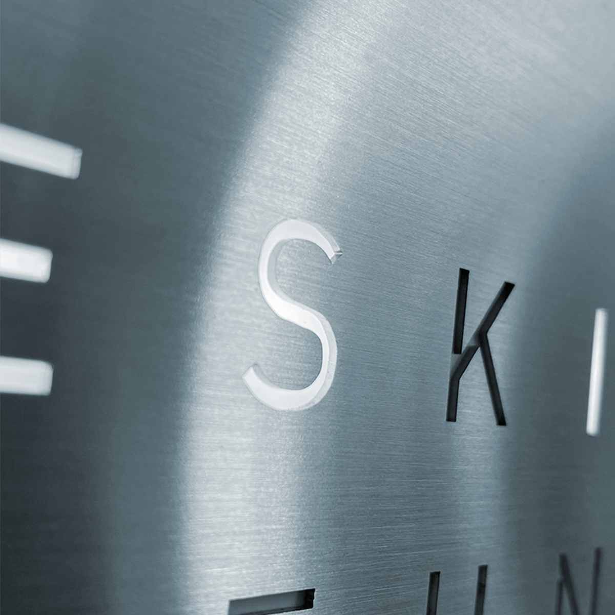 QLOCKTWO Earth 45 – Stainless Steel